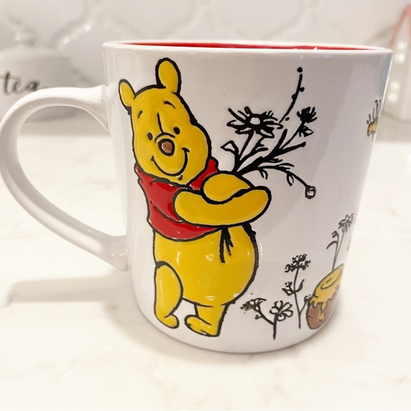 Winnie the Pooh Mug Honeycomb Bee - Picture 8 of 9